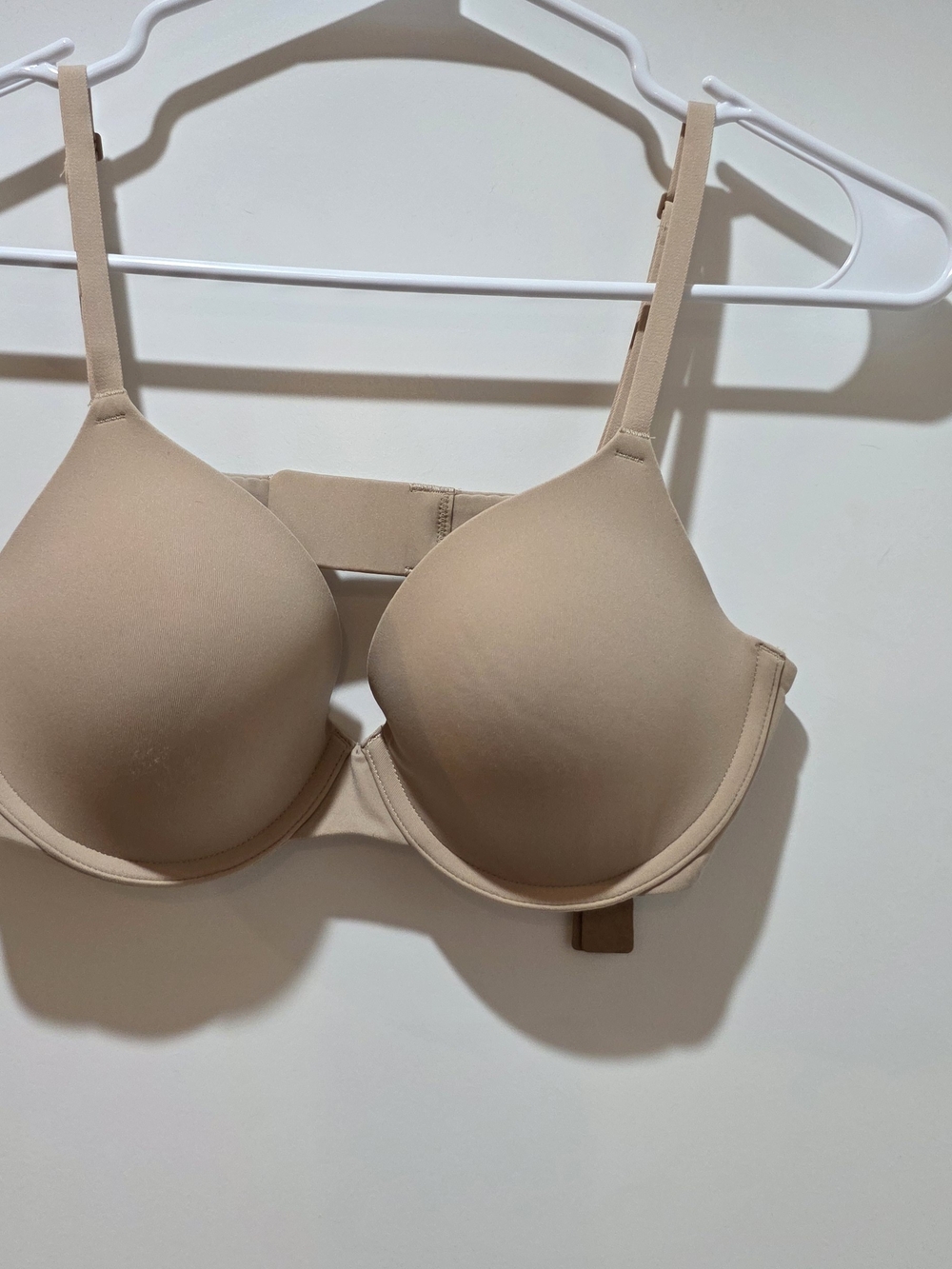 SKIMS Nude Toned Seamless Underwire Bra